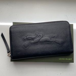 Longchamp Zip Around Wallet- Black